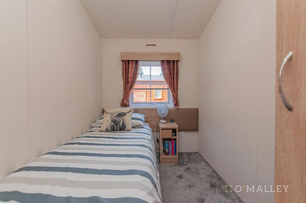 24. Bedroom 2 1.jpg