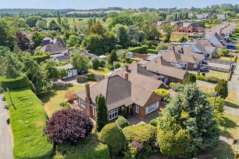 2 bedroom bungalow for sale, Stapleford Road, Stapleford Abbotts, RM4