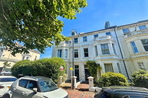 1 bedroom flat for sale, Upperton Gardens, Eastbourne