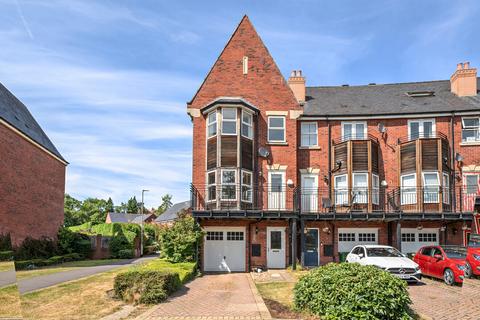 4 bedroom end of terrace house for sale, Huntington Crescent, Far Headingley, Leeds, LS16