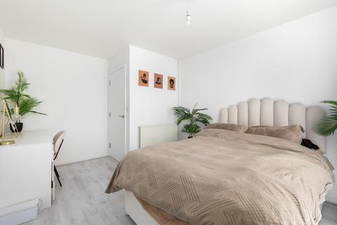 78 Academia Way, London, N17 8HQ