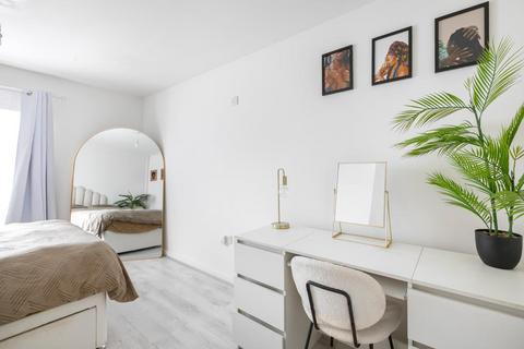 78 Academia Way, London, N17 8HQ