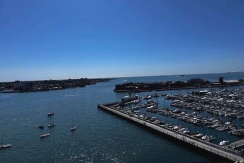 2 bedroom flat for sale, Harbour Tower, Gosport