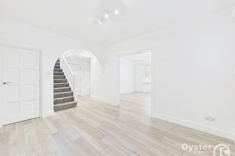5 bedroom semi-detached house to rent, Weymouth Avenue, London, NW7