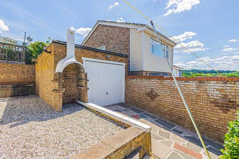 3 bedroom detached house for sale, Fernlea Road, Benfleet, SS7