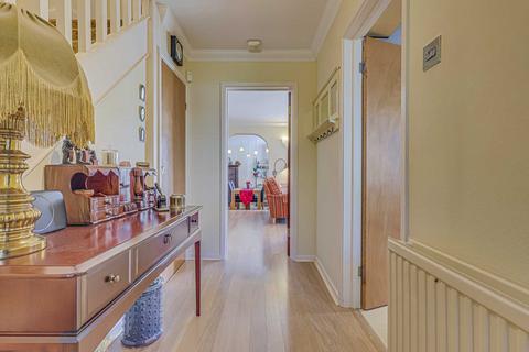 3 bedroom detached house for sale, Fernlea Road, Benfleet, SS7