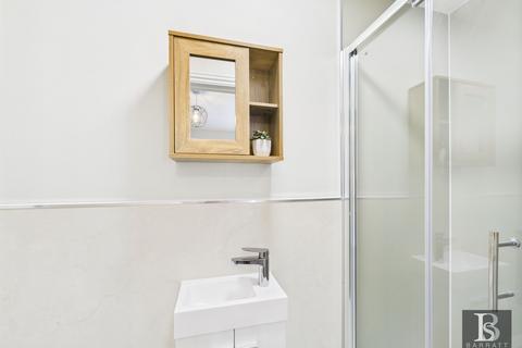 Studio to rent, Swindon SN25