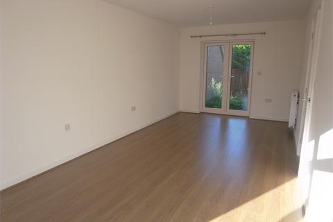 4 bedroom detached house to rent, Oakley Gardens, Luton, LU4