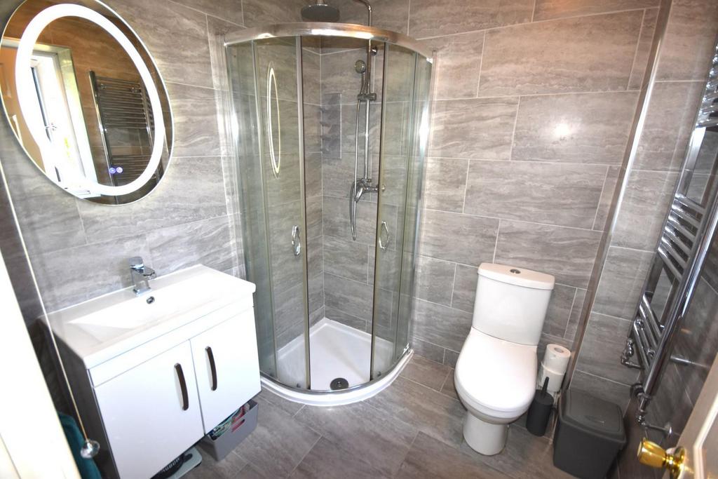 Ensuite shower room