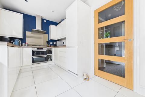 16 Green Close, Great Haywood, Stafford, ST18 0WF
