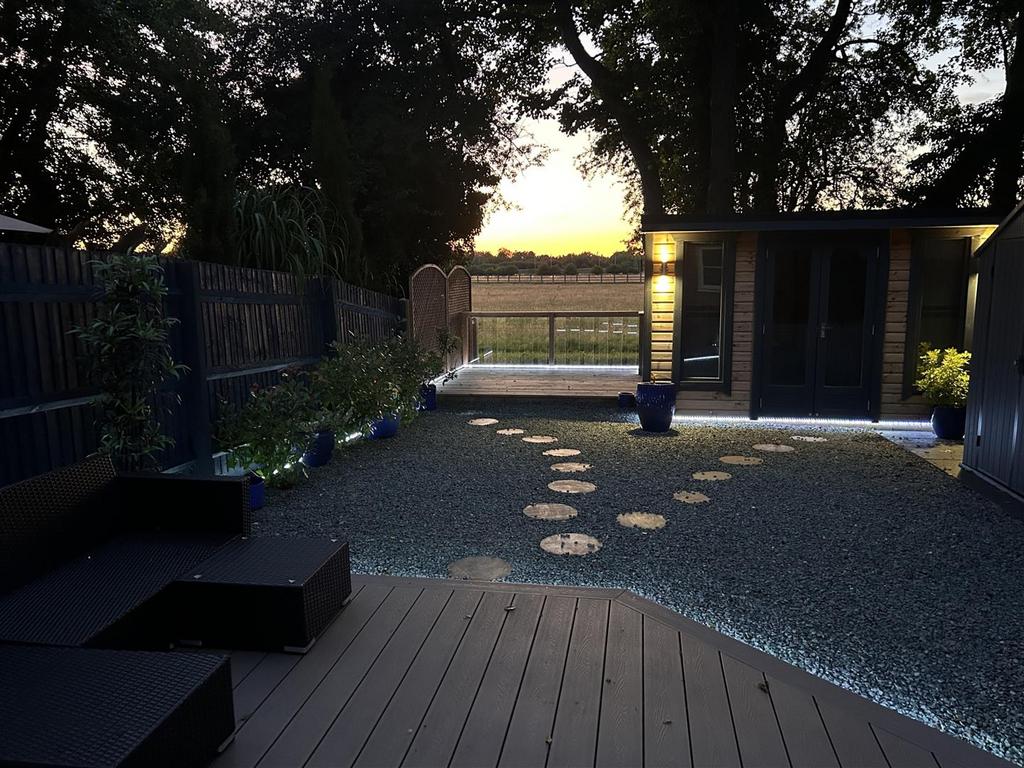 Garden 1.JPG