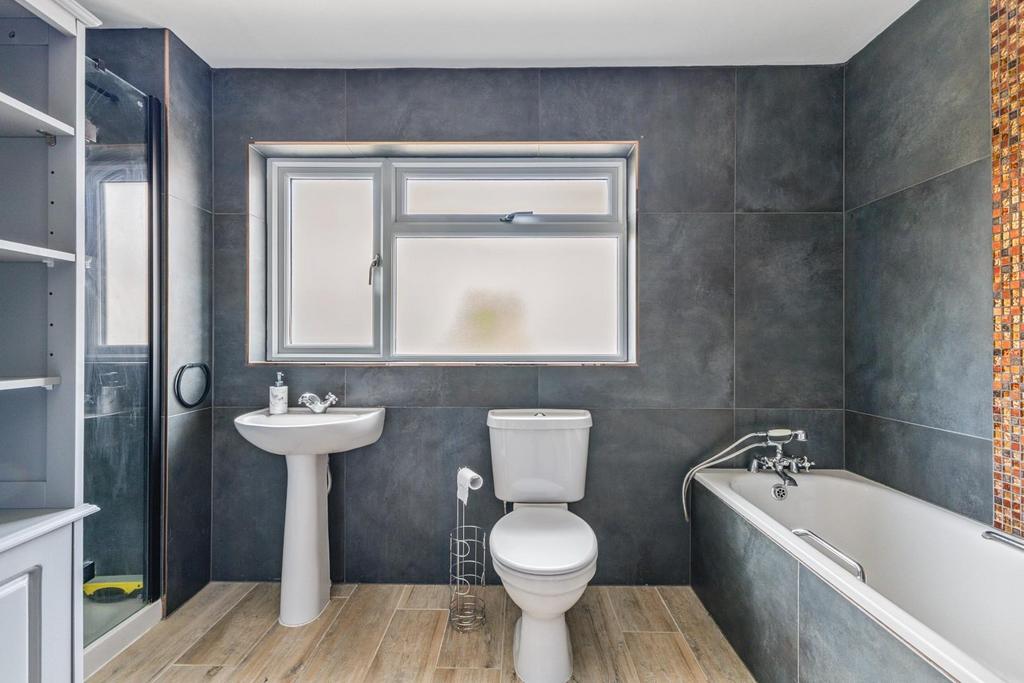 94804 6 Victoria Road(16).jpg
