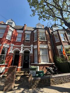 1 bedroom in a house share to rent, Birnam Road, Finsbury Park