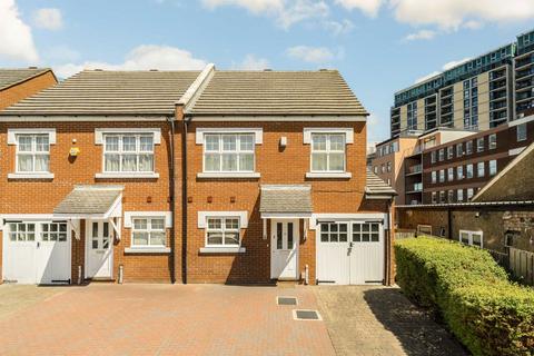 4 bedroom semi-detached house to rent, Dale Grove, London N12