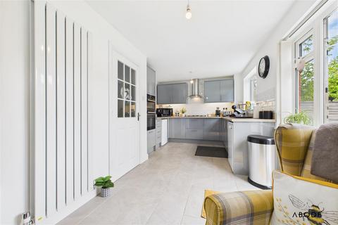 26 Tunnicliffe Way, Uttoxeter, ST14 5NP