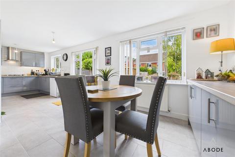 26 Tunnicliffe Way, Uttoxeter, ST14 5NP