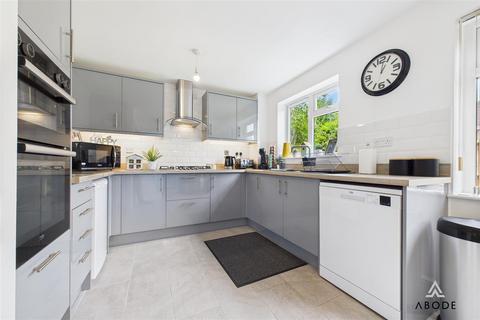 26 Tunnicliffe Way, Uttoxeter, ST14 5NP