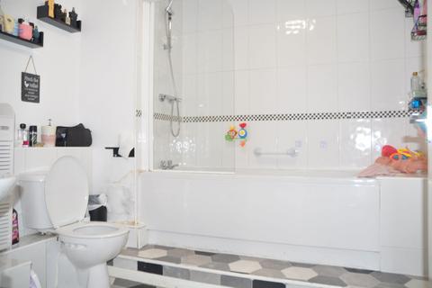 3 bedroom apartment for sale, Cybi Place, Holyhead