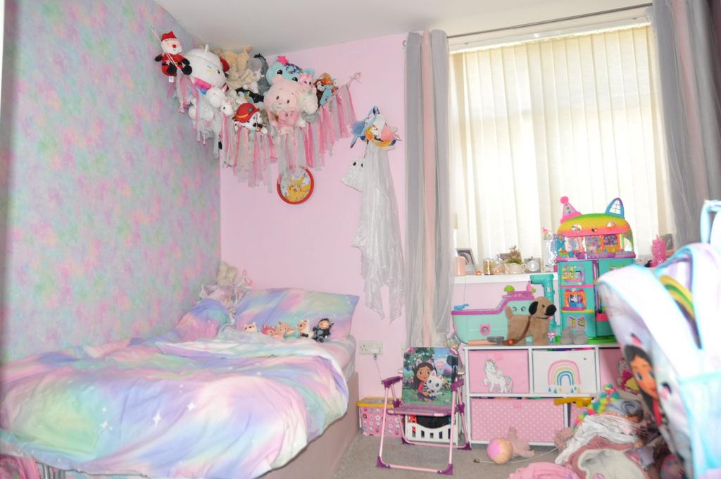 Photograph 10