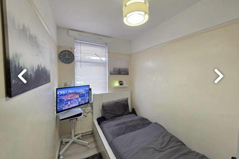 3 bedroom flat for sale, Harrow Road, Wembley HA9