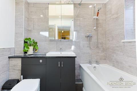 4 bedroom end of terrace house for sale, Plymouth, Devon PL4