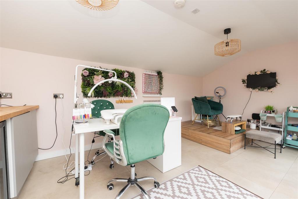 Garden Office/Work Space