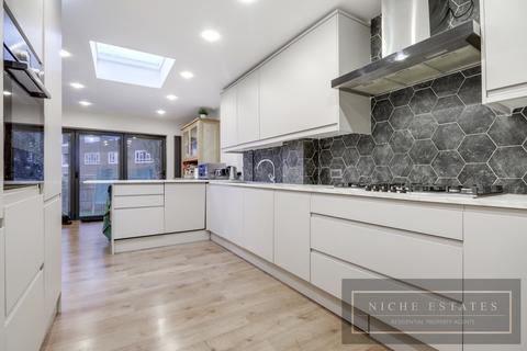 undefined, George Crescent, Muswell Hill, London, N10