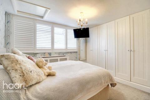 11 Everglade, Biggin Hill, Westerham, TN16 3QD