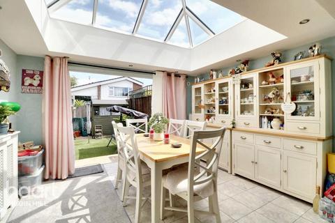 11 Everglade, Biggin Hill, Westerham, TN16 3QD