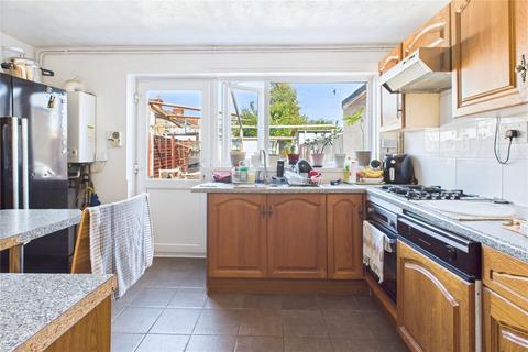 3 bedroom terraced house for sale, Cricklade Road, Swindon SN2