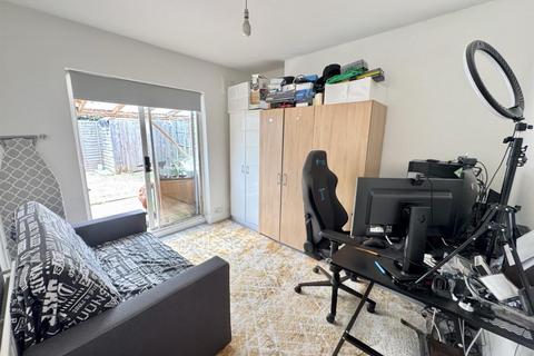 undefined, Nova Road, Croydon