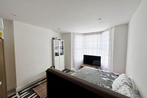 undefined, Nova Road, Croydon