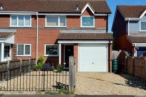 3 bedroom semi-detached house for sale, Naseby Way, Norwich