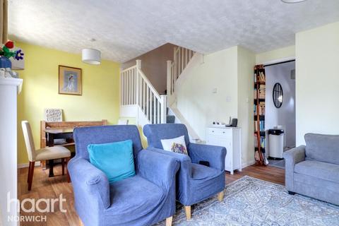3 bedroom semi-detached house for sale, Naseby Way, Norwich