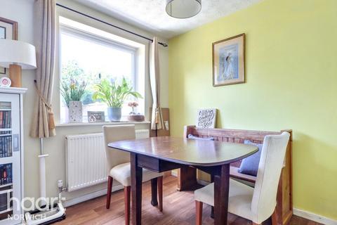 3 bedroom semi-detached house for sale, Naseby Way, Norwich
