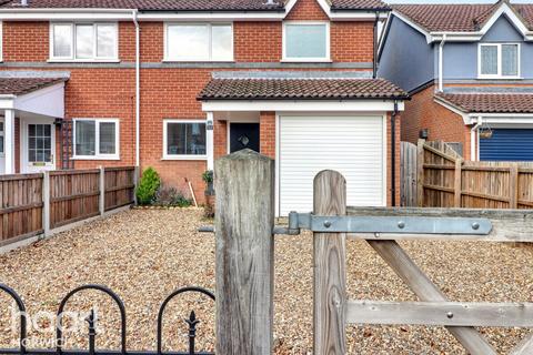 3 bedroom semi-detached house for sale, Naseby Way, Norwich
