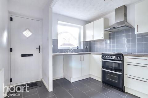 3 bedroom semi-detached house for sale, Naseby Way, Norwich