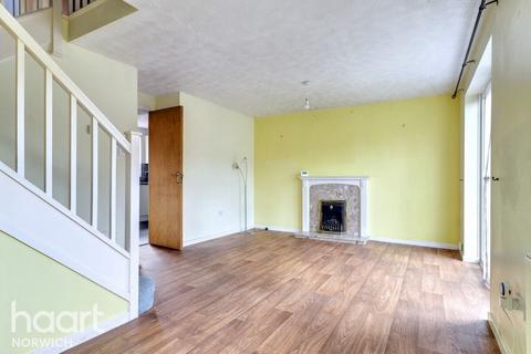 3 bedroom semi-detached house for sale, Naseby Way, Norwich