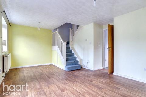 3 bedroom semi-detached house for sale, Naseby Way, Norwich