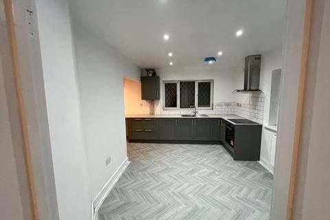 3 bedroom end of terrace house to rent, George Street, Coventry CV7