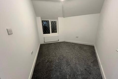 3 bedroom end of terrace house to rent, George Street, Coventry CV7