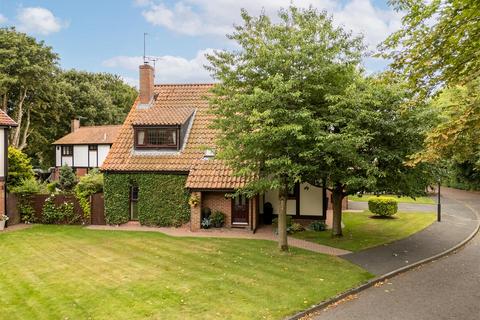 4 bedroom detached house for sale, Fencer Court, Gosforth, NE3