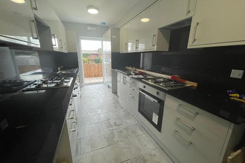 1 bedroom in a house share to rent, Harrowdene Road, North Wembley, HA0