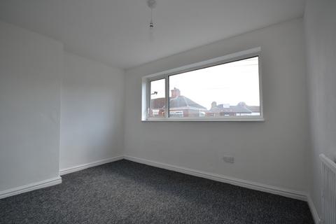 2 bedroom terraced house to rent, Berkshire Street , Hull HU8