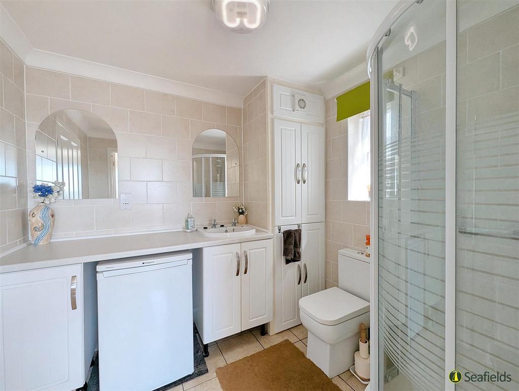 En suite/Shower Room