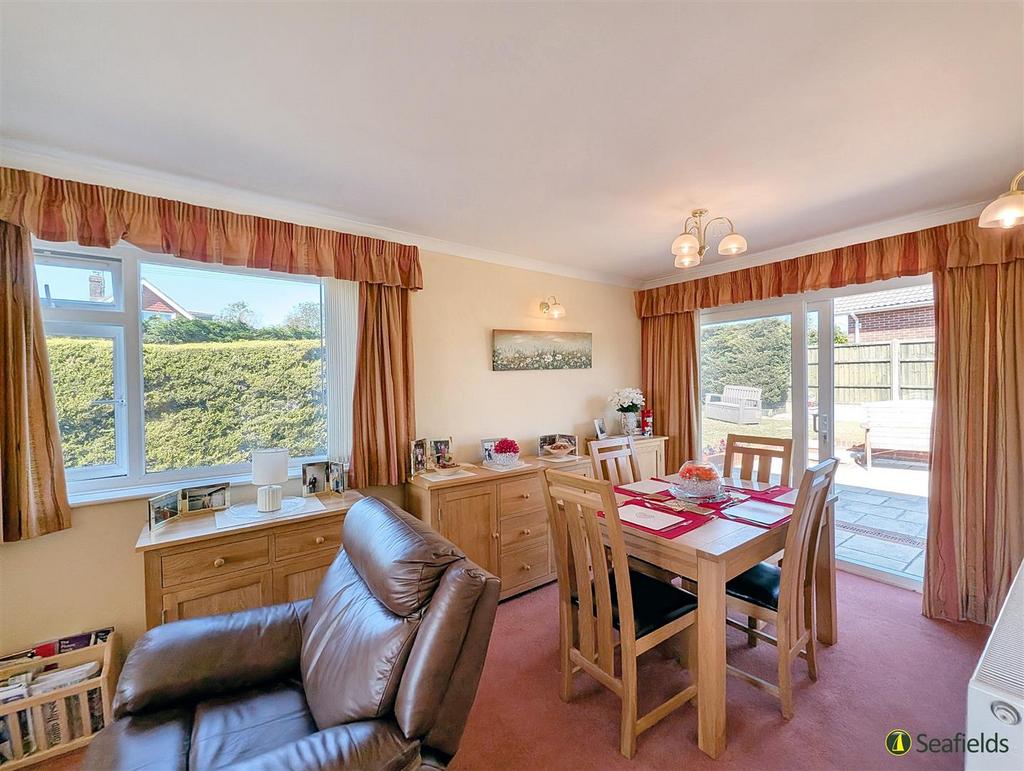 Sitting/Dining Room