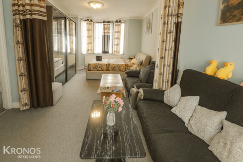 undefined, Southalll, UB1