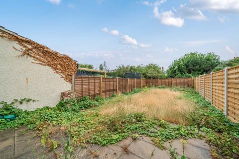 3 bedroom terraced house to rent, Lidiard Road, London, SW18