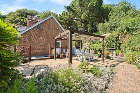 4 bedroom detached house for sale, Cliff Road, Hythe