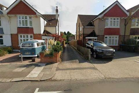 Garage to rent, West Bank, Enfield EN2